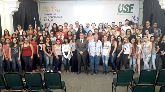 Presidente do CRF-SP realiza palestra para o Curso de Farmácia no Campus Campinas