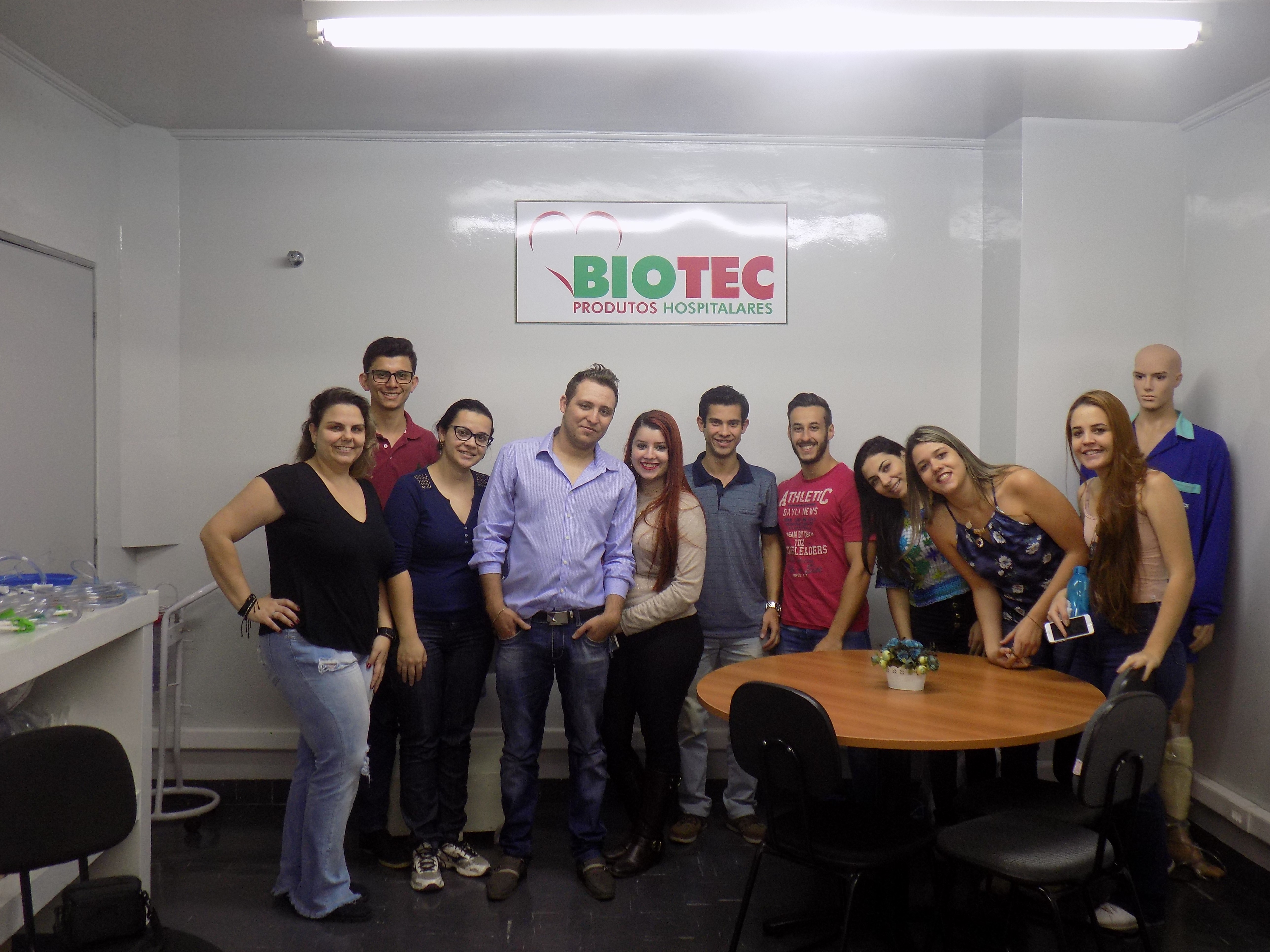 Alunos de Engenharia de Produção e Enfermagem visitam a empresa BIOTEC  