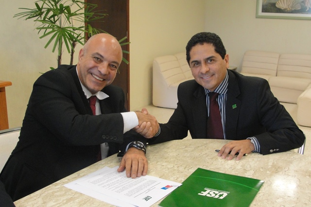 USF firma nova parceria com Instituição portuguesa de Negócios e Economia  