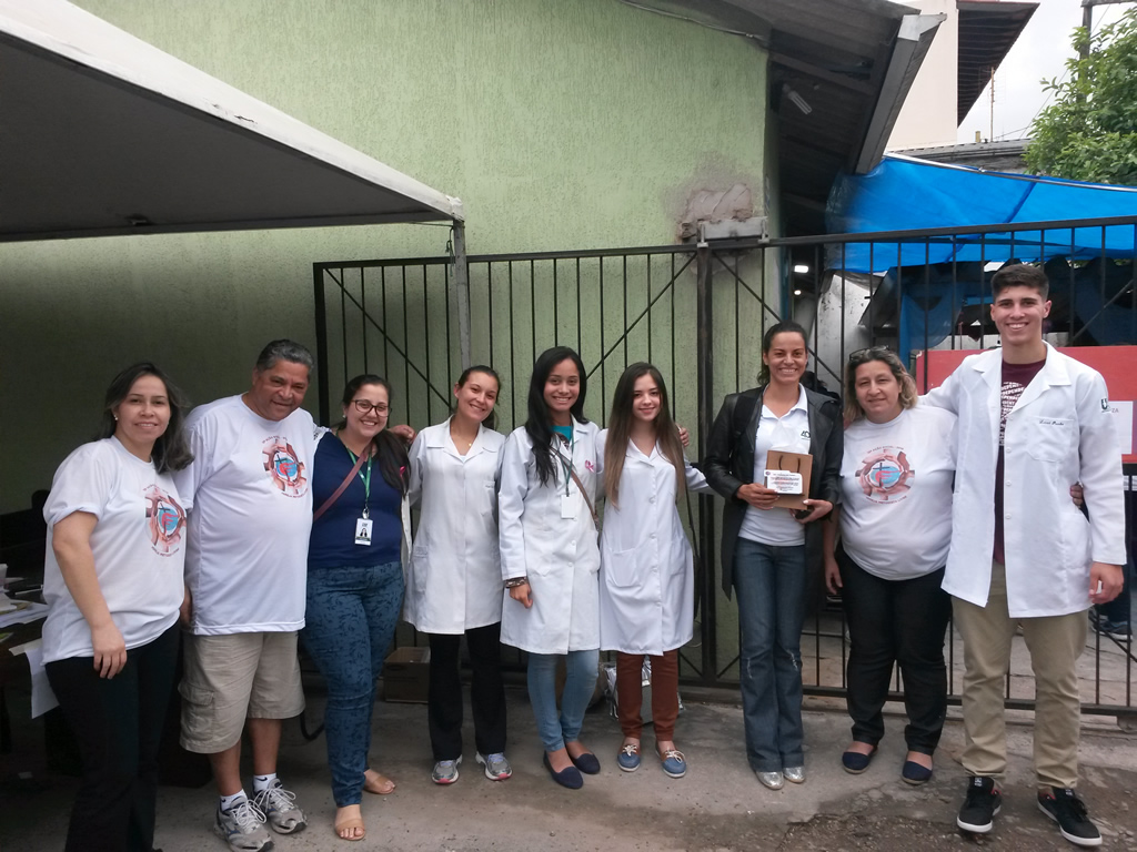 Alunos de Fisioterapia participam de ação social em Mairiporã