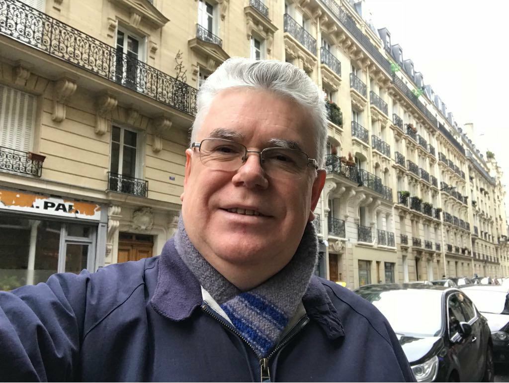 Frei Nilo Agostini conclui pós-doutorado com estágio na Escola de Altos Estudos de Paris