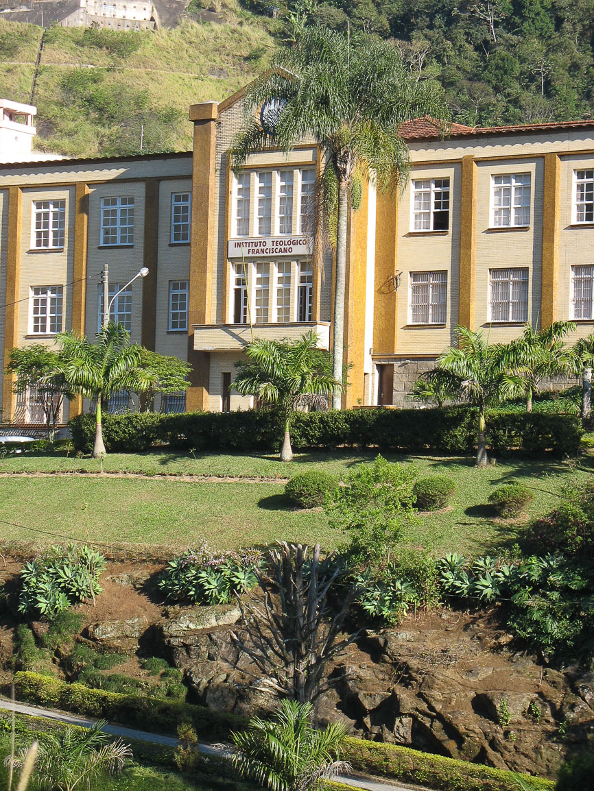 USF promove seminário “Economia de Francisco” no Instituto Teológico Franciscano de Petrópolis