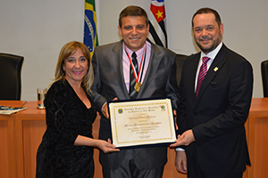 Professor da USF recebe comenda do Mérito Farmacêutico Paulista 2016