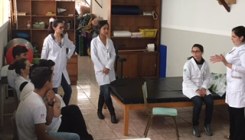 Alunos de Fisioterapia desenvolvem atividades no Asilo de Bragança Paulista