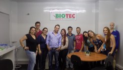 Alunos de Engenharia de Produção e Enfermagem visitam a empresa BIOTEC  