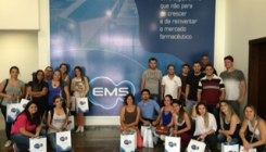 Alunos do Curso de Farmácia do Campus Bragança Paulista visitam a Indústria Farmacêutica EMS Em Hortolândia  