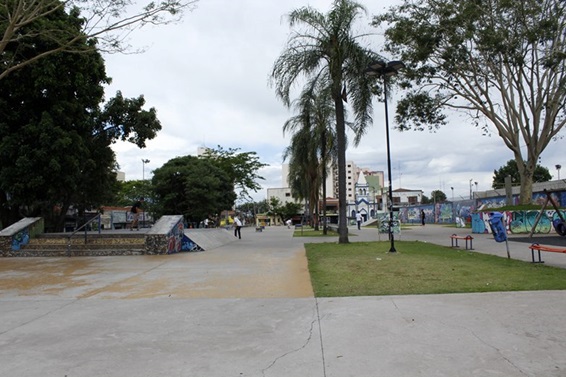 Praça Carlos Zara / Praça das águas 