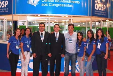 Professores e alunos da USF participam da organização do maior congresso de odontologia do mundo