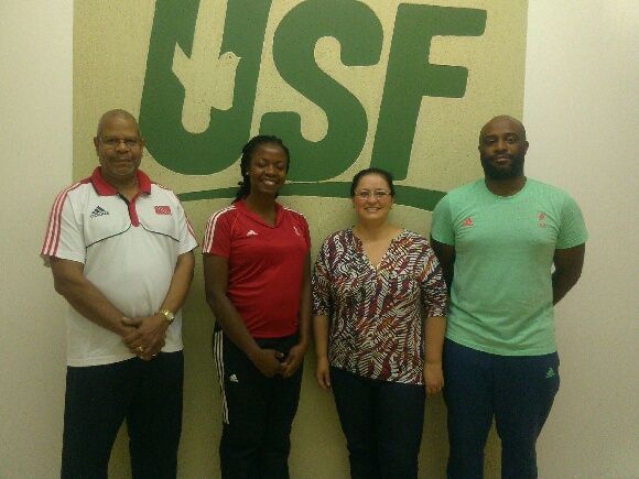 Curso de Fisioterapia recebe visita da delegação de atletismo de Trinidad e Tobago