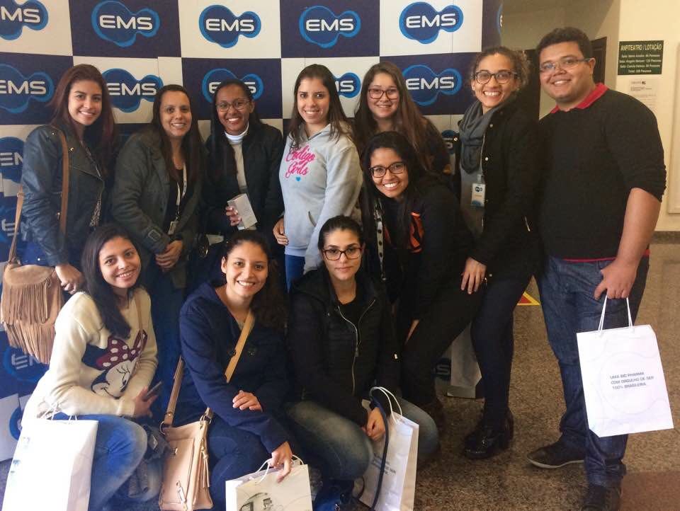 Alunos da Farmácia do Campus Campinas visitam a EMS