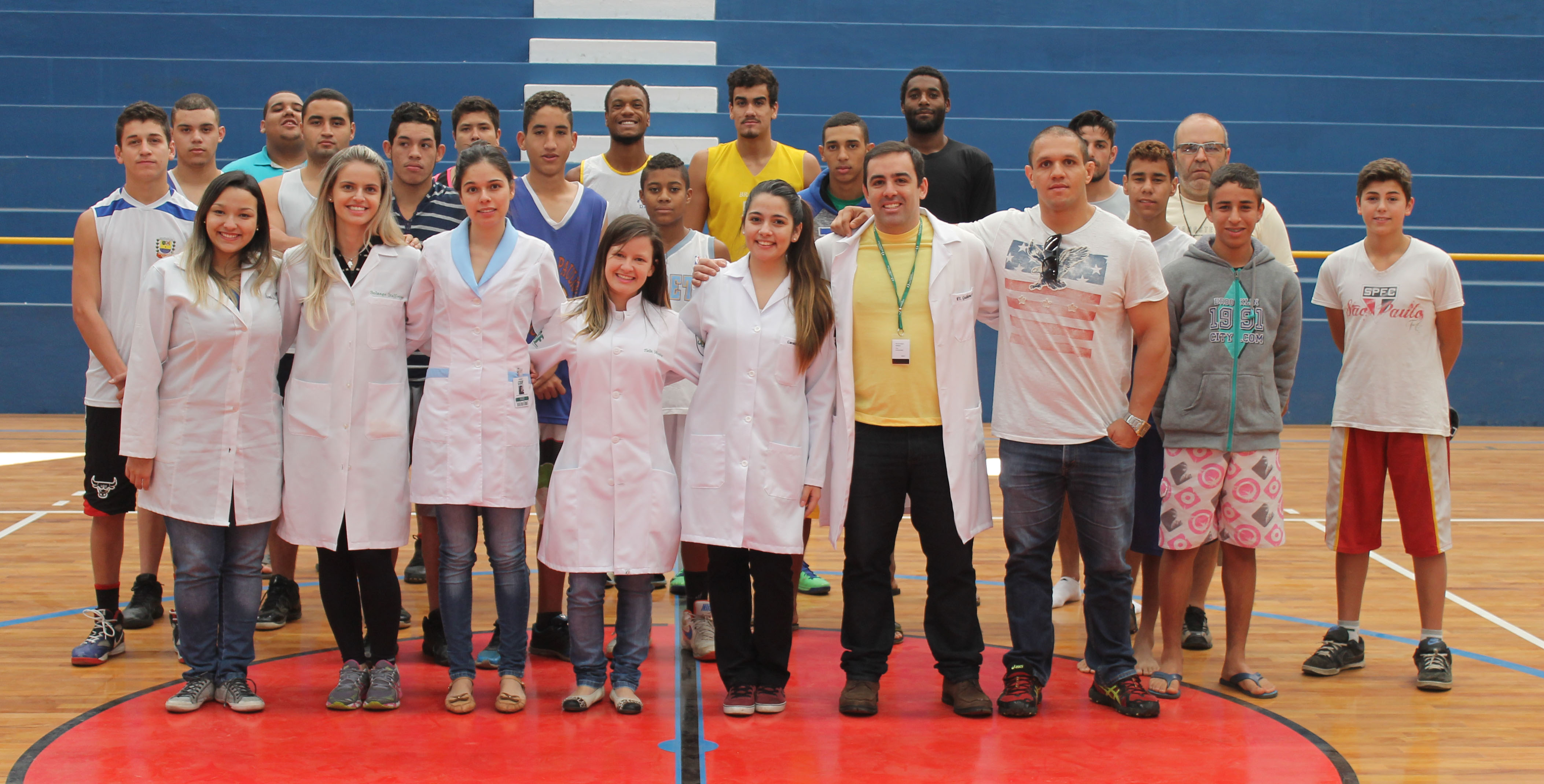 Alunos do Curso de Fisioterapia promovem Ação de Fisioterapia Preventiva para a equipe de basquete de Bragança Paulista