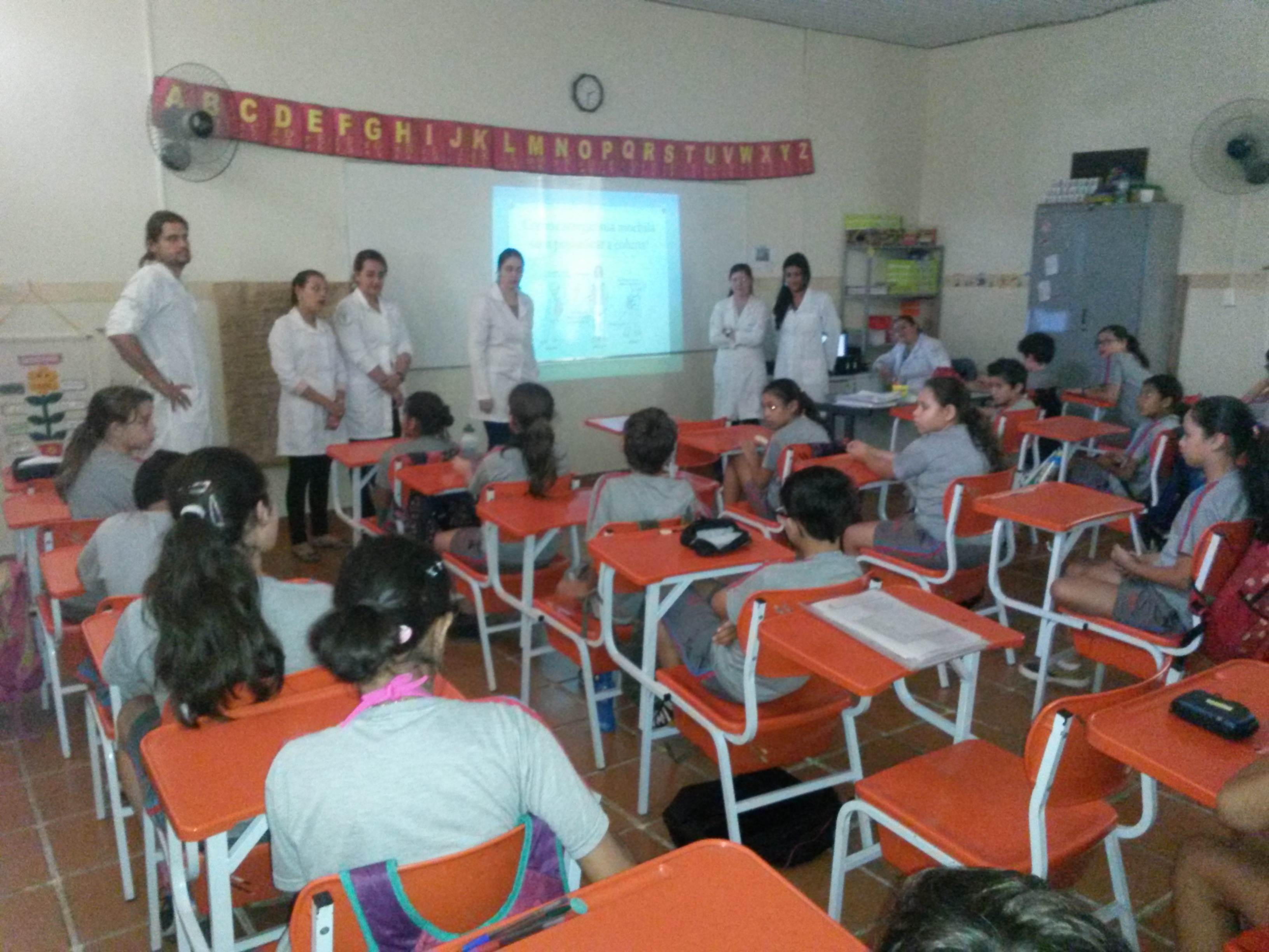 Alunos do Curso de Fisioterapia promovem ação de saúde em escola de Bragança Paulista