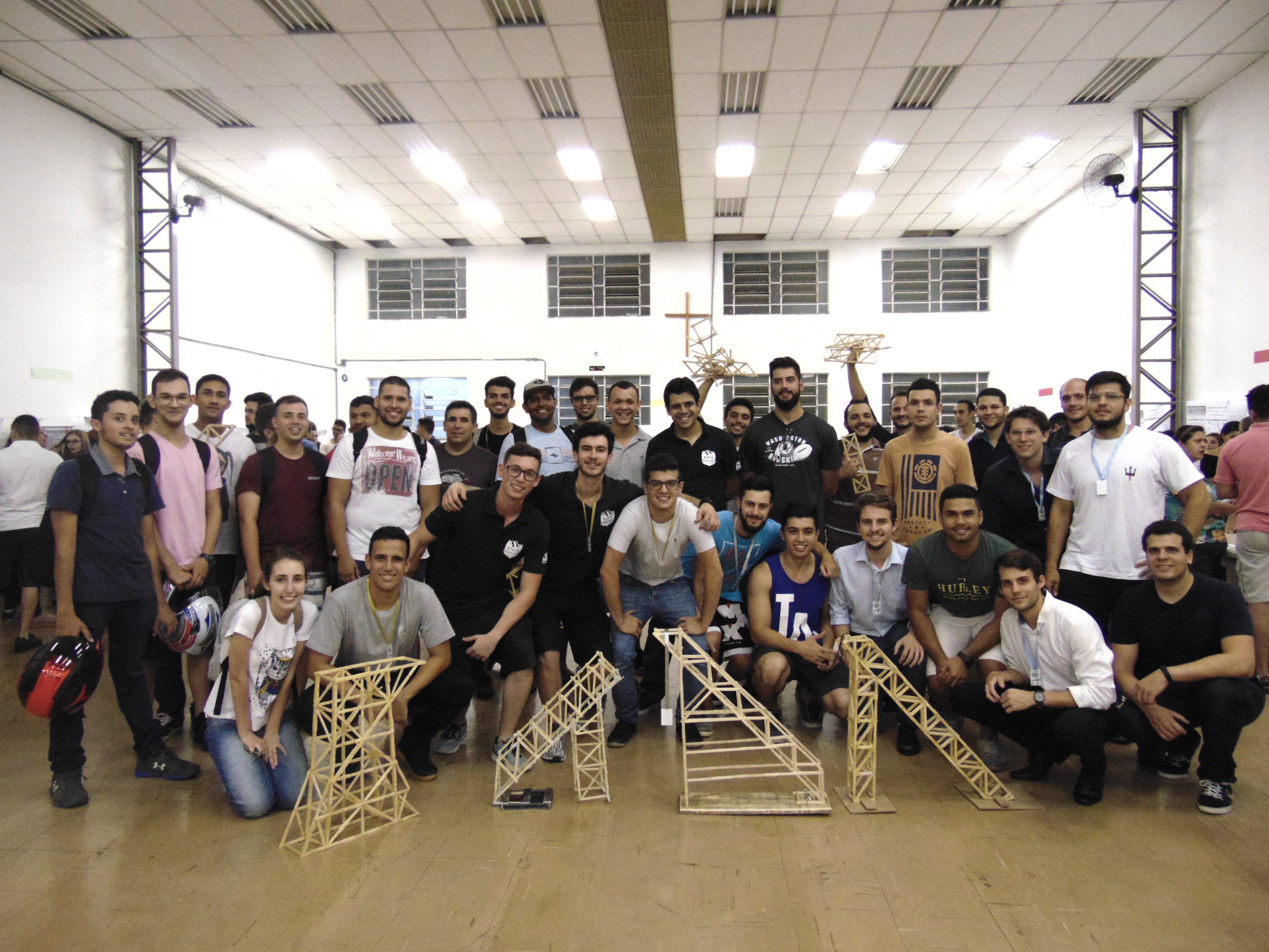 Alunos de Engenharia de Itatiba participam de competição de Guindastes e Rôbos