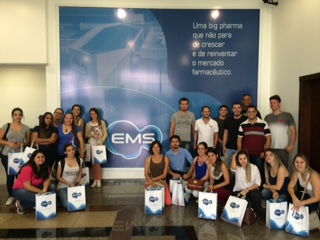 Alunos do Curso de Farmácia do Campus Bragança Paulista visitam a Indústria Farmacêutica EMS Em Hortolândia  
