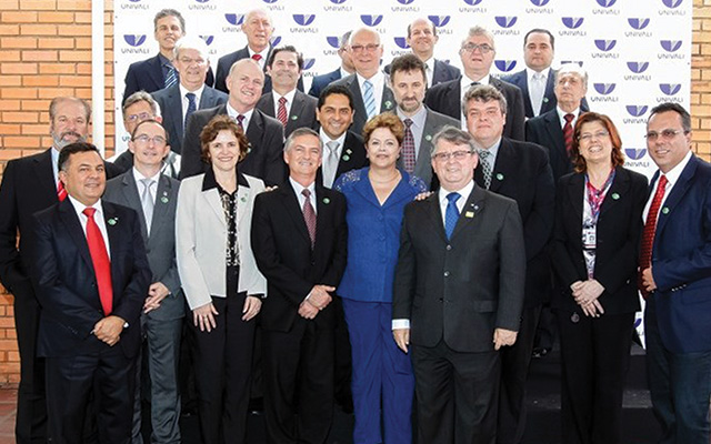 Reitor da USF Participa do Ato com a Presidenta Dilma Rousseff